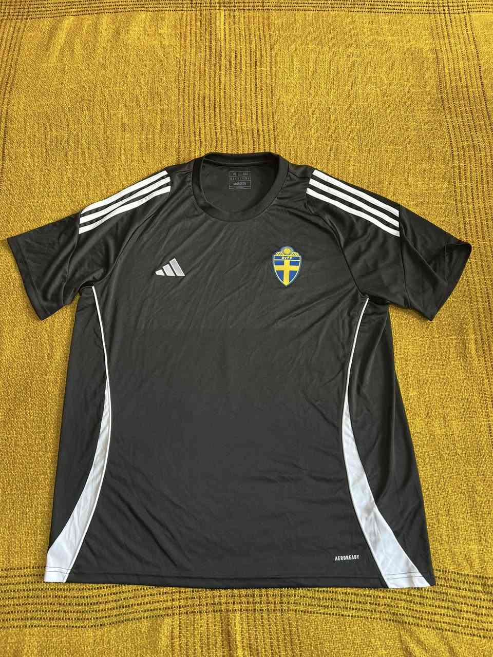 jersey
بالة أوروبية، بشرط النظافة

- يوجد التوصيل


**إذا كنت صاحب هذا الإعلان وتريد حذفه لأي سبب، رجاءا أرسل رسالة إلى الدعم الفني**