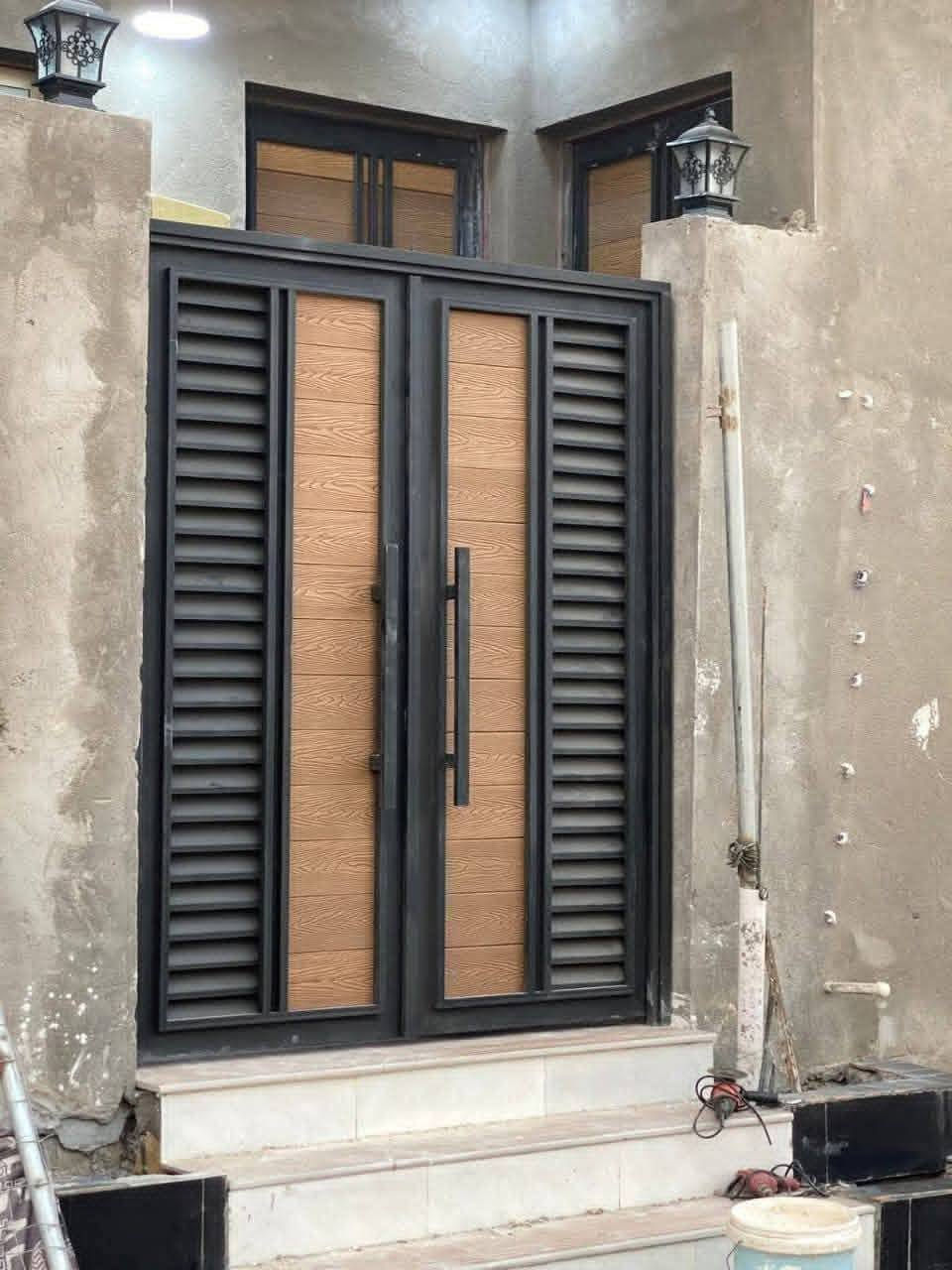 احدث الموديلات بادق العمل من معمل وحدادة فدك من أبواب وشبابيك ومحجرات والقمريات الكي سبان والسندويج البنل الاستفسار رقم الهاتف *********** وتساب
