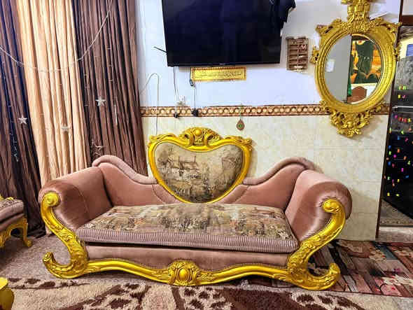 للبيع تخم ملكي رئاسي ٨ مقاعد تكمة مع الطبلات السعر 300
الرقم ***********
