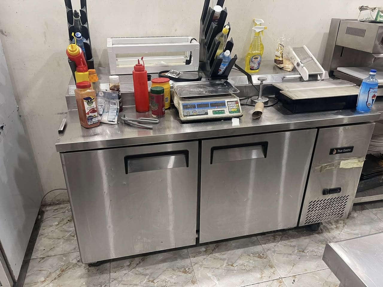 غراض مطعم البيع كولش جداد ***********
