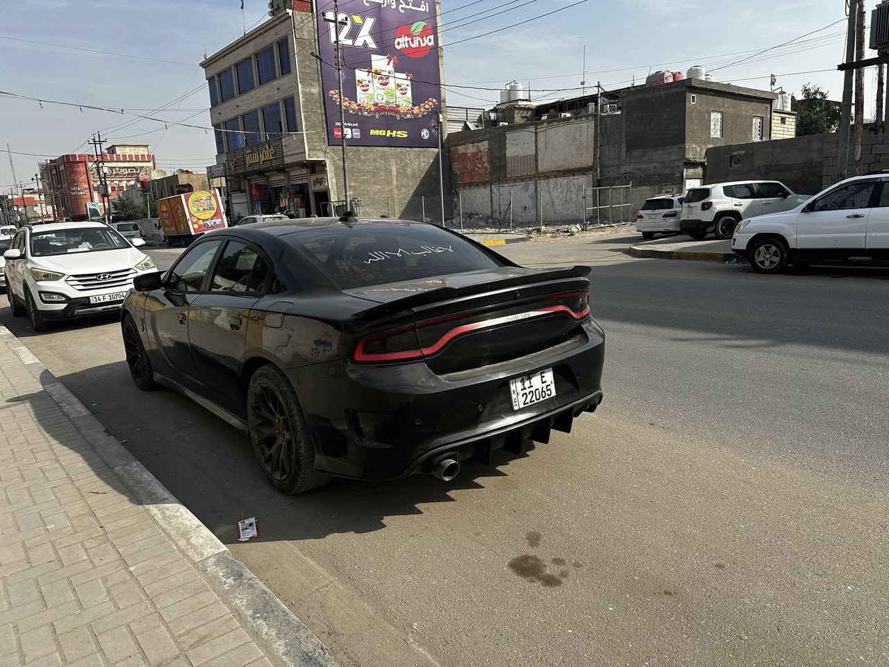 سلام عليكم جارجر RT5700 مديل 2017اصل 
بيهة مدكر بارد جهت السايق حادث امريكة وبنيد محدث 
وبيهة صبغ كلش قليل الباب لي وره اعبري اثر زلغ وبيهة صبغ كلش قليل يم البكلايت جهت السايق وباقي السياره كلة كفالة وجديد حدادية كلهة جديدة تخم تاير جديد كير مكينة خير من لله بسمي وسنوية لل ٢٠٢٩ غرفة كلش نضيفة وسياره فول مواصفات عدة الفتحة بلاكت ريسنك صوت رعب وسياره ع ايدي وجديدة وبيهة خسفة بالقمارة مال تحميل السعر 175 وبيهة مجال للشراي مكاني بصره الرقم ***********
