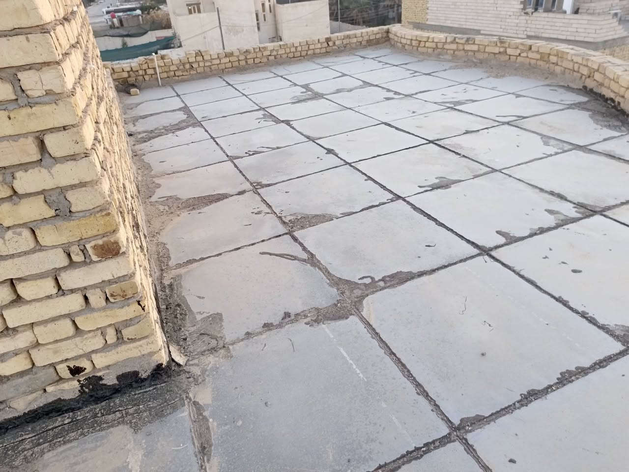 سلام عليكم بيت زراعي البيع مقابل الكهرباء الجديده قريب على شارع العام ماي كهرباء والمجاري قريبه عليه ستقبال 4 غرف صالتين حمامات دخليه وخارجية مطبخ حار وبارد بناء حديث منطقه حلوه وره بيت سيد مرتضى كلش أي ستفسار اتصل على الرقم ***********
