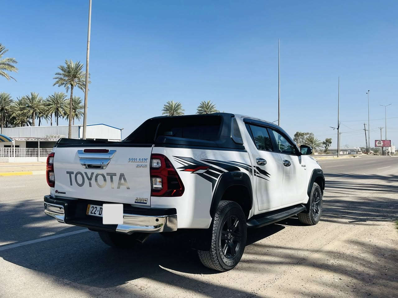 السلام عليكم بيكم تي ار دي موديل2022 محرك V6 4.0
كير اوتو كير ومحرك خير من محرك مكفول 
تخم تاير جديد 
رقم اربيل تحويل مباشر 
مواصفات//
اشاير مري
كشنات تدفئه تبريد 
شحن لاسلكي 
مري شفط
كشاف ليلي 
كامره خلفيه 
شاشه جبيره 
حساسات امامي خلفي
السعر // 327 
***********
