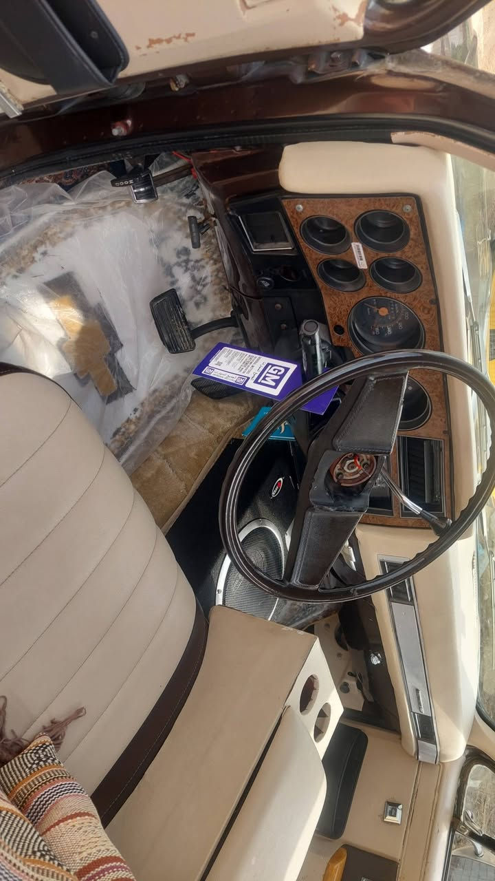 يا الله شوفر ليت بيكم موديل ٨٢
رقم صلاح الدين انكليزي بسمي سنويه 

هزه وسنويه جديده  

تخم تاير  ويل رياضي  صالنصات رياضيه 

مكينه ٨ سلندر 

كير ١٠٠٠   سياره جاهزه شوفت العين 

داخله كله مدوشم جديد 

ما ناقصه اي شي 

تبريد منضومه كامله شغال 

مسجل شاشه سستم صوت دمام 

هورنات طاط ملكيات 

سعر السياره  90 ورقه وبيه مجال 

مايعجبك المنشور اعبره ودعينه برزق  والله يرزق الجميع 

مكان السياره بغداد الكاضميه قرب بوابه بغداد  

اتصل وبخدمتك  ***********
