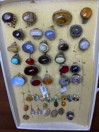 مجموعه من الخواتم قطع جمال ودلال اخوتي طيبين مستعجل ع البيع البيع شلعه...