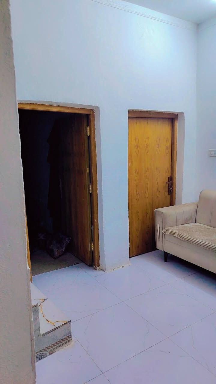 سلام عليكم البيت للبيع طابو زراعي سند 25 مساحه 140متر غرفتين صاله وأستقبال ومطبخ و صحيات حمام داخلي وخارجي  طارمه جاهز لسكن العنوان علوة الفحل شارع الفلل فرع المستوصف  السعر خاص


**إذا كنت صاحب هذا الإعلان وتريد حذفه لأي سبب، رجاءا أرسل رسالة إلى الدعم الفني**