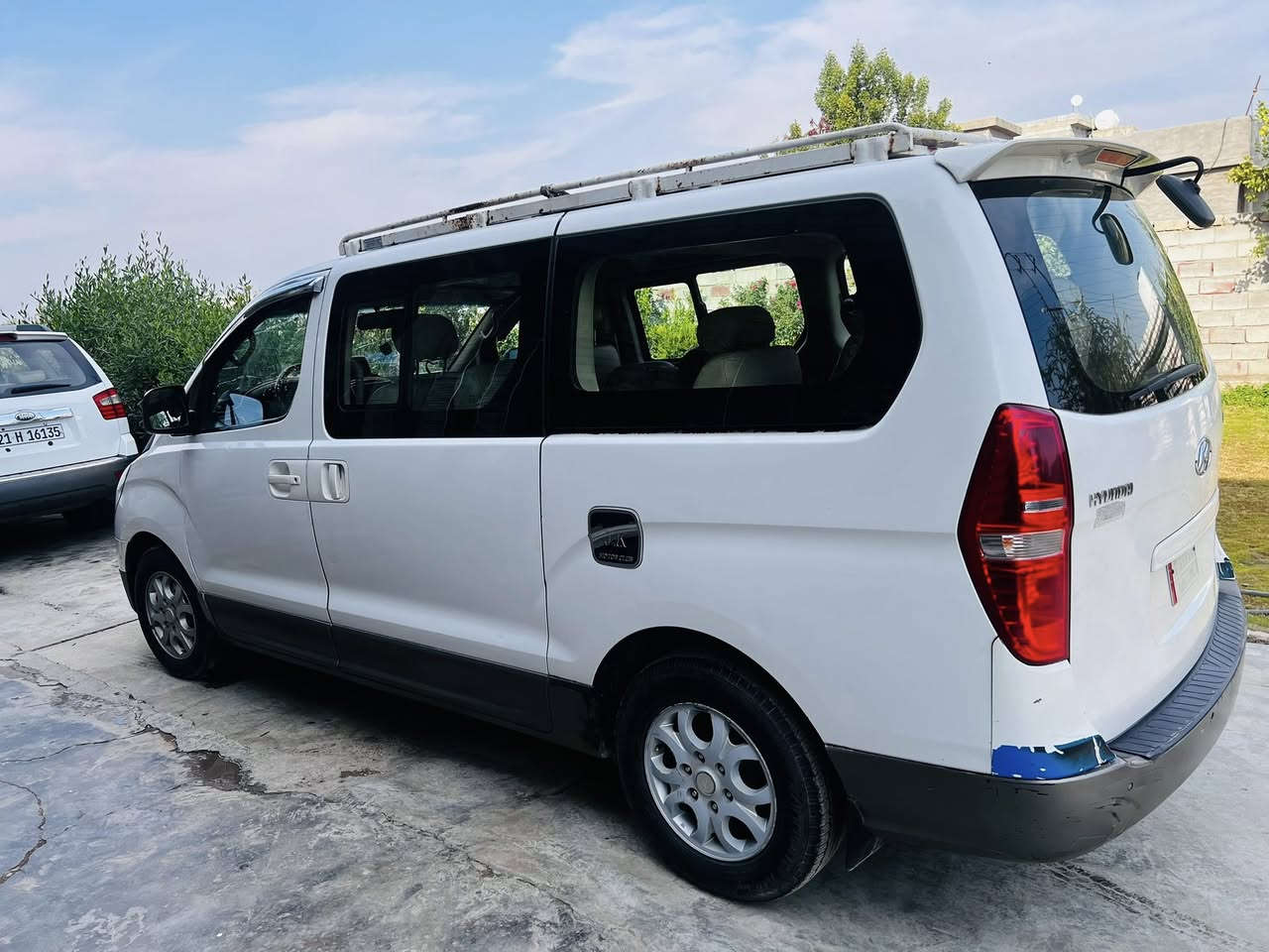 السلام عليكم سياره ستاركس 2015 كفاله عامه ماعده الجاملغ الأمامي جه السايق والباقي كفاله كير محرك مكفول سياره جاهزه ماعاوزه اي شي تحويل مباشر  مكاني صلاح الدين قضاء بلد  السعر 183 وبيه مجال  
***********
