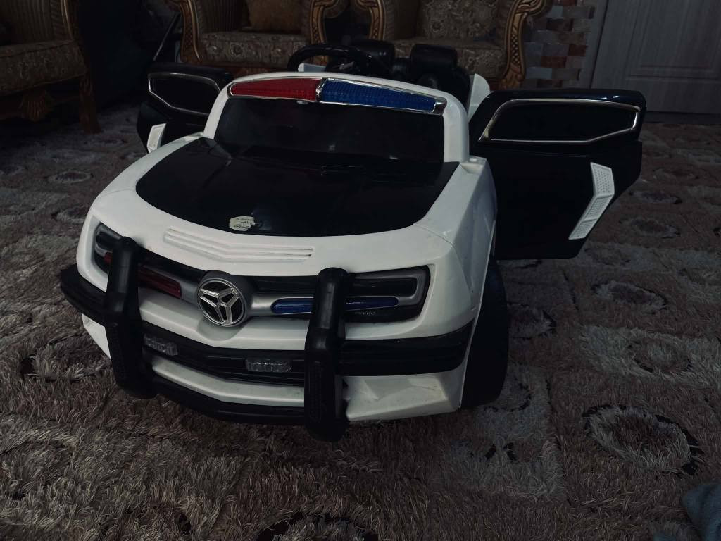 کوردی/عربي

عربي:

سيارة شرطة كهربائية للأطفال

• دفعنا 275 ديناراً عند الشراء الأول
• مناسبة للأطفال من سن ٣ إلى ٧ سنوات
• السيارة مستعملة لكن في حالة جيدة
• أضواء LED زرقاء وحمراء على السقف (أضواء شرطة حقيقية)
• حاجز أمان في المقدمة
• مشغل موسيقى صغير مع أغاني محملة مسبقاً
• منفذ USB وذاكرة تخزين
• البطارية تحتاج إلى استبدال (لا تعمل حالياً)

-سعر ٨۰ الف و مجال

کوردی:

ئۆتۆمۆبێلی پۆلیسی کارەبی منداڵان

•٢٧٥هەزاری پێدراوە کە سەرەتا کڕدراوە
•گونجاوە بۆ تەمەنی ٣ بۆ ٧ ساڵی
•بەکارهاتوە بەڵام خاوێنە
•بوونی LED کە ڕەنگی سوور و شینە لە پێش و ناوەوە
•بوونی باریەر لە پێشی لە کاتی بەرکەوتن منداڵاکە دەپارێزێت لە ئازار
•تەرجیل کە گۆرانی تێدایە وە شوێنی USB و AUX و میمۆری کاردی هەیە کە دەتوانرێت بۆ ئیشپێکردنی گۆرانی بەکار بێت
•پاتریەکەی لەکار کەوتوە پێویستی بە گۆڕینە
-نرخی ٨۰ هەزار و معامەلە السليمانية, العراق


**إذا كنت صاحب هذا الإعلان وتريد حذفه لأي سبب، رجاءا أرسل رسالة إلى الدعم الفني**