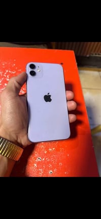 ايفون ١١عادي  مبدل شاشه وبطاريه وفطر بالشاشه للمراوس والبيع اتصل على ا...
