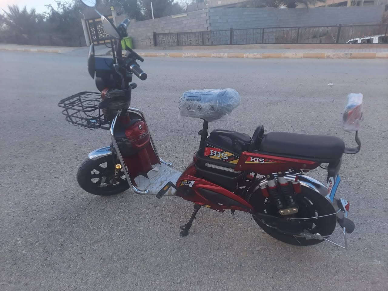 ماطور شحن للبيع 🛵🚨
تشغيل بصمه عن بعد 🚥
او عن طريق المفتاح 🔑
تايراته جديده ثلج 🛞🩶
قفل التاير الخلفي للامان 🔐✨
حساس انذار من سرقه 🚨🚥️ 
بطارياته جديده 🔋💚 
الماطور نظيف 100/100 🤍✨️
السعر 350 وبي مجال للطيبين 💌🤍


**إذا كنت صاحب هذا الإعلان وتريد حذفه لأي سبب، رجاءا أرسل رسالة إلى الدعم الفني**