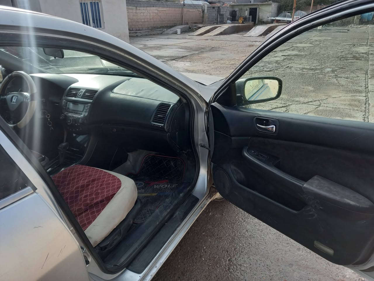 التفاصيل داخل الصور
