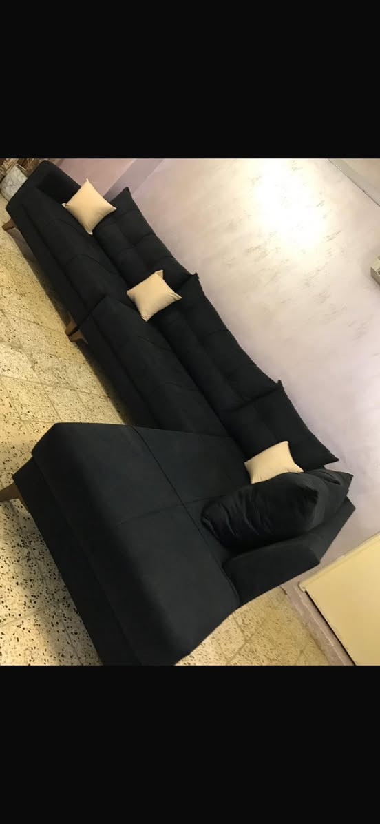 كورنرموديل تركي 7 مقاعد مع زوليه ب500 الف الجاد فقط يتصل ***********
