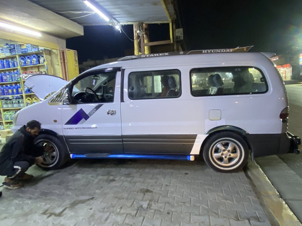 السلام عليكم استاركس موديل ٧ السياره جديده بمعنه الكلمه اي نقص مابيه السياره ترايه للبصره سعره ١١٥ مكينه جديده مفتوح كير اوتو رقم تليفون ***********
