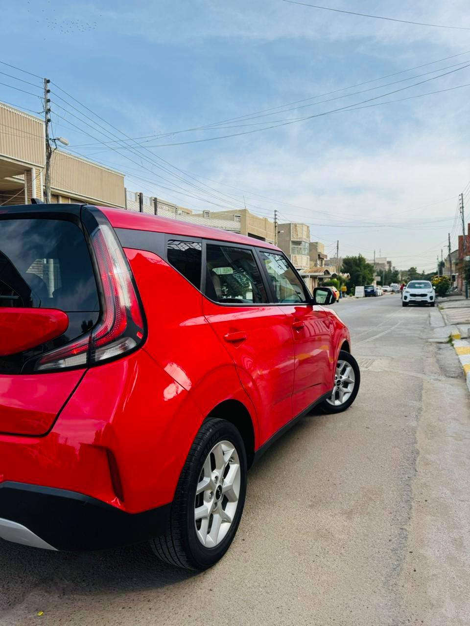 كيا صول موديل 2023
حدثها جالملغ خلفي بدون دواخل

المواصفات 

شاشة دجتل  

محرك 2000 دوش

رادار امامي

رادار خلفي

رادار جانبي

شاشة كبيرة

كامرة دوارة

اوتو ستوب

تحديد مسار

قيادة ذاتية

توقف ذاتي 

تنبيه عند مغادرة المسار

كروس سرعة

مانع انحدار

ويل كب حجم 17  

حساسات 360 درجة

وضعيات قيادة

شحن واير ليس 

وبعد بيهة مواصفات

سيارة جاهزة وكاملة بدون نقص 

 صورالحادث مرفقه بالمنشور رقم الهاتف ***********

مكانها واسط مركز مدينه
