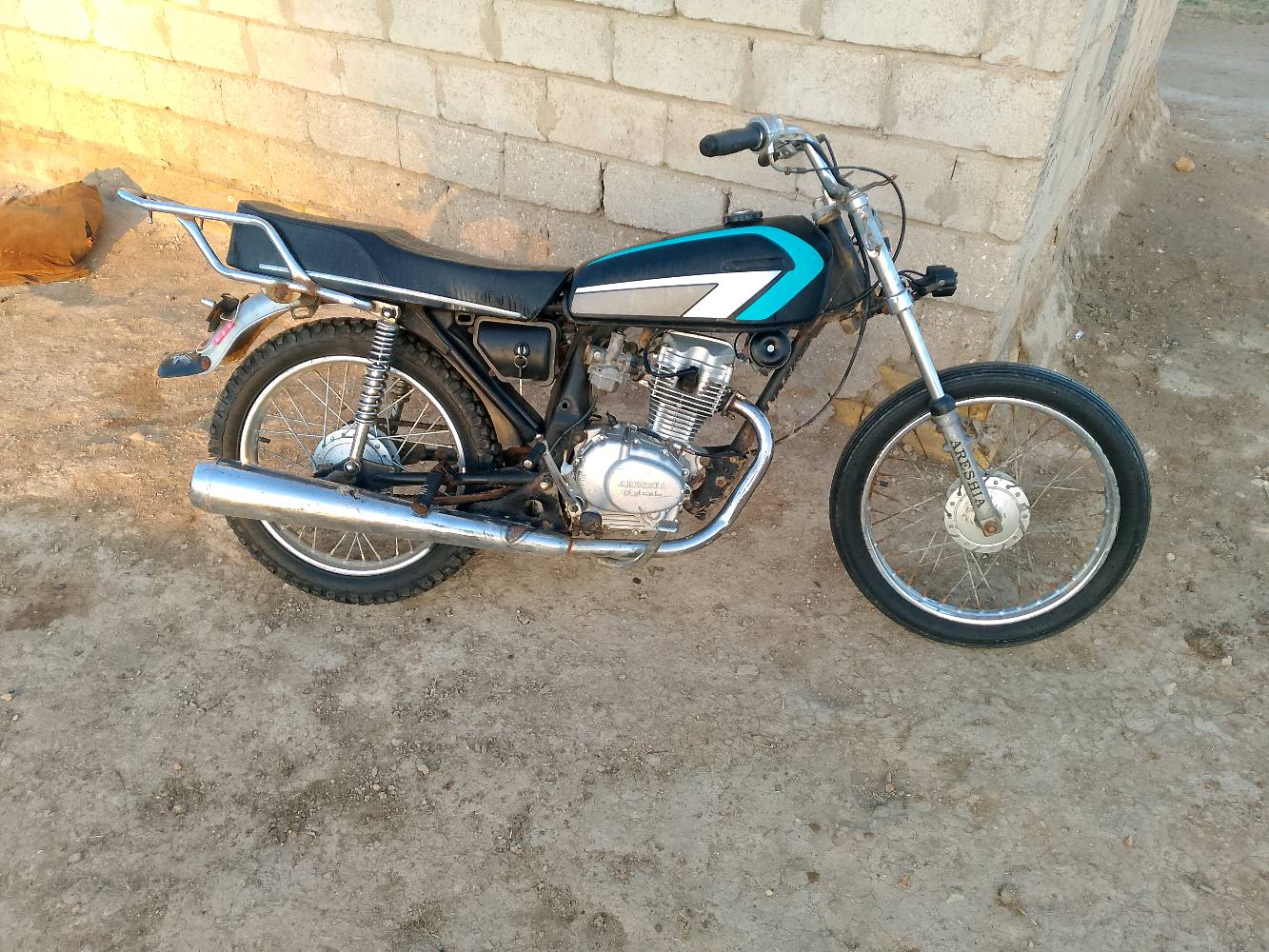 سلام عليكم دراجة أرشا للبيع نظيفة كل عطل ما بيهة ومكفوله موديل 18 اوارق سكنر الي يشتري يراسلني والي ما يشتري لايراسل 📍 ديوانيه سومر 