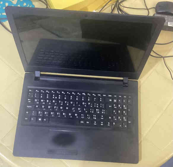 لابتوب لينوفو بشاشة 60 هرتز، وبي قرص معالج قوي ، الصراحة اشتريته 400 ألف للدراسة بس هسه مليت واريد أبيعه ومستعجل عليه ، 

السعر 300 بس ويه الجية مالتك احسبه إلك 250 

وربك ماتلكه هيج سعر ،وانطيك ضمان بيه،وتجي وتفتحه وتاخذ رأيك بعدين قرر اشتري ،يصلح للدراسة، للأفلام والمسلسلات، والتصفح وألعاب متوسطة،  ومستعجل عليه كلش لذلك نزلت سعره حتى ينباع بسرعه، مكاني :  ديالى -الخالص
رقمي : ***********
واتساب متاح  او تراسلني.  وتعلق هنا ارد عليك
