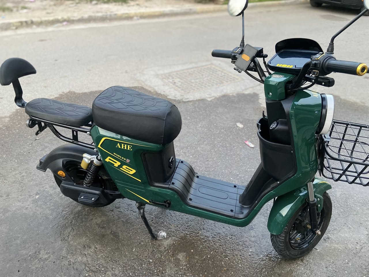للبيع R9
5 بطاريات وينلي
موديل 2026
بيه نظام Rو P
البطاريات كبار 32 أمبير
شاحن اصلي
السعر 500 وبيه مجال 
***********للاستفسار
 العنوان بغداد حي الجامعه
