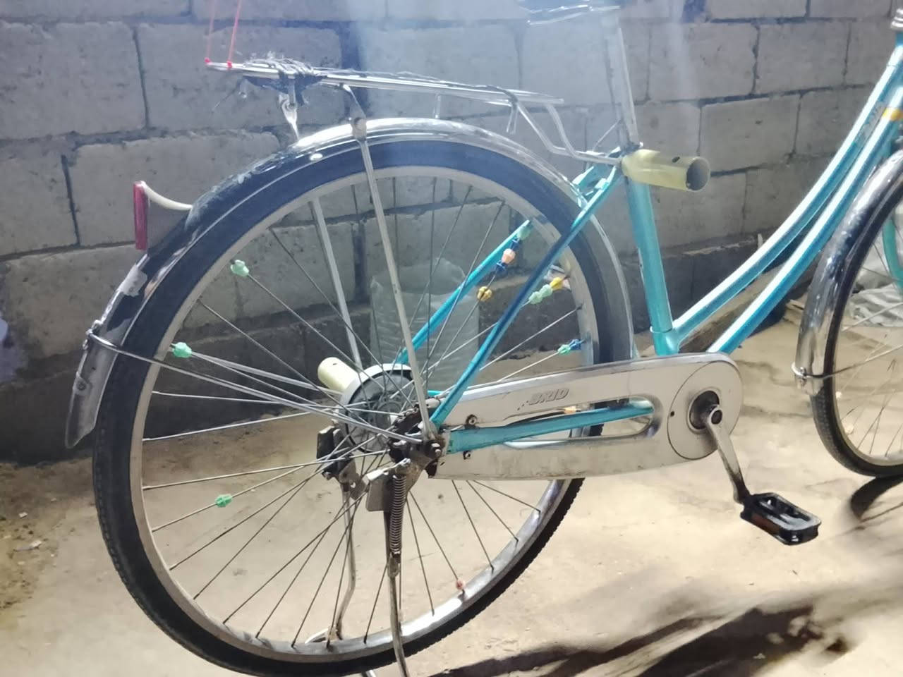 السلام عليكم بايسكل البيع وبيه مجال نهروان قرب اسواق الحسين رقم الهاتف ***********
