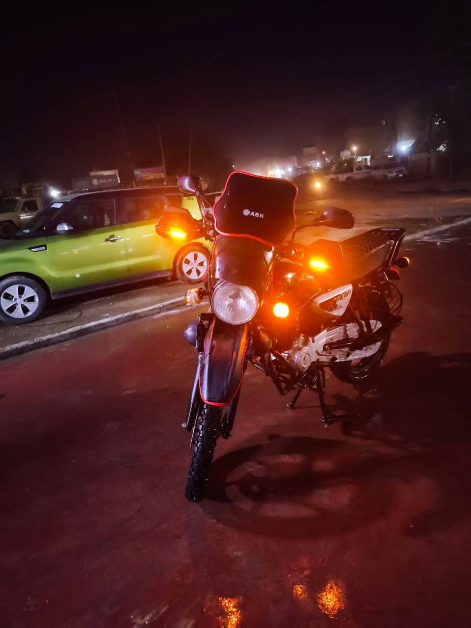 سلام عليكم بوكسر 23 دراجه خير من الله ناعمه  زيرو ماشيه 17000 بدون اوراق تجي وتشوف بعينك سعره مليون وميتين 
***********
