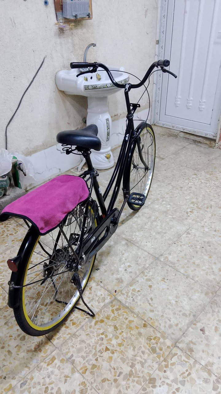 السلام عليكم بايسكل بناتي BD اسود موديل 2016
🍀
 البايسكل نضافة80٪ المكان بغداد ـ جميلة الثانية 
🍀
للاستفسار *********** 
🍀
السعر خاص 
🍀
