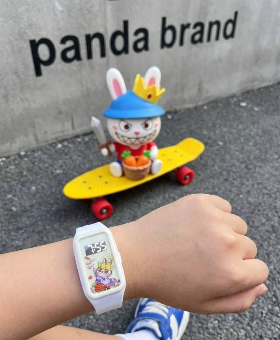 توفرت ساعة طفل ولادي&بناتي 🧒 👧 

ساعة اطفال إلكتروني موديل صيني 🇨🇳 📱 

⭕️⭕️ كوالتي عالي ⭕️⭕️

الدرزن منوع الوان مميزة جدا ✨🔰 

سعر قطعة 3 الف 

للحجز واتساب ✅

***********
