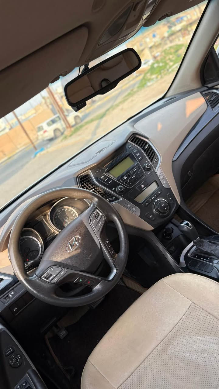 سنتافي 2013 خليجي كلين 
بيه فقط شبر تعديل 
كير محرك تبريد كله شرط
سنوية جديدة باسمي بيه بطاقة بانزين
مكان سيارة كركوك 
سعر 168 بيه مجال بسيط
*********** كركوك, العراق
