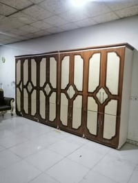 معرض خمس قطع للبيع قياس 4 امتار سعر 325 اتصال ٠٧٧٢١٩١٨٧٠٧