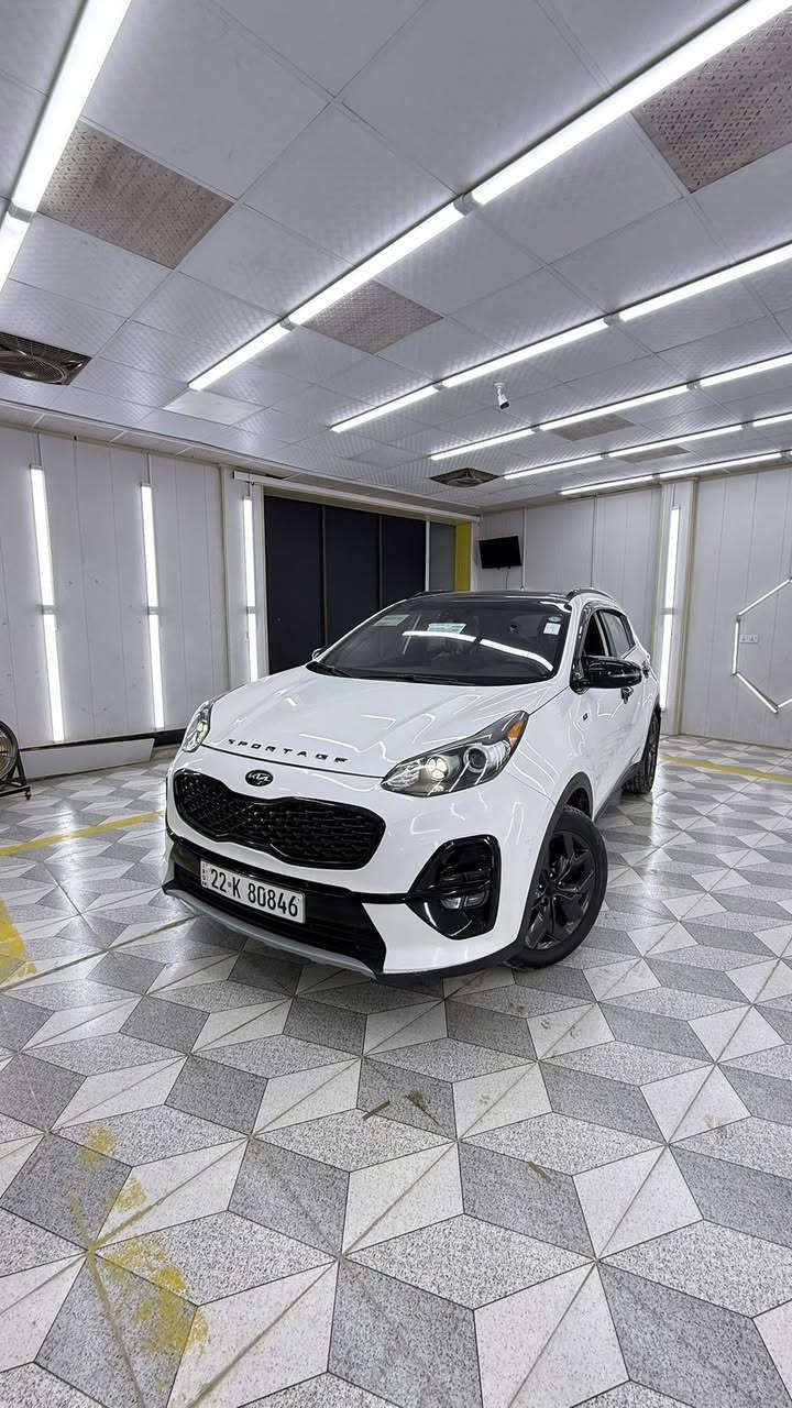 السلام عليكم شباب 🌹🌹

شباب بالعافيه اللي تصير من نصيبه سياره جديده ومال بيت 💕💕💕
حادثها موضح بالصور بدون ايرباك وبدون شواصي ولا شي 

الجاملغ مبدل بلادي بدون صبغ 🥰🥰
بيها صبغ شويه من البنيد وشويه من الباب فقط رش بدون معجون ولا شي 🥰🥰

سونارها من ضمن الصور واليوم سويته علمود اللي يجي ميتعب ❤️❤️

سبورتج 21 فوووول مواصفات عدا بصمه 
بانوراما 
تحديد مسار 
مري شفط 
رادار امامي 
رادارت جانبيه 
توقف ذاتي 
وضعيات قياده 
شاشه كبيره 
محرك 2.4 تنفس طبيعي 💕💕
سيارة جديدة جدا بدون رصعات وبدون شخوط 
كامله مكمله 
رقم سليمانيه تحويل مباشر او وكالة ❤️❤️

السعر 188 ❤️❤️
*********** 

مكاني حله
