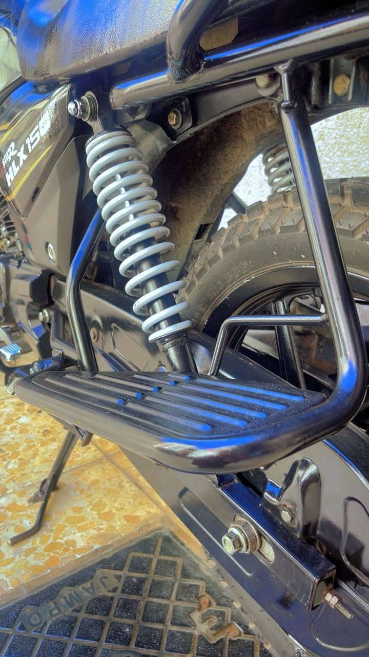 السلام عليكم دراجه تي في اس للبيع موديل 23 طالعه 25نضيفه مابيه نقص رقم وسنويه انكليزي جديد بسمي السعر 2700 وبيه مجال عنوان جمعيه إسكان ***********
