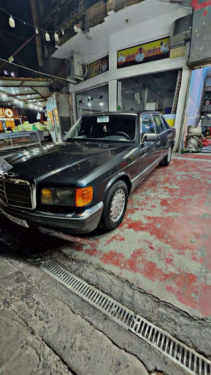 سلام عليكم جامبو موديل ١٩٩١ سياره بلاديه جاهزه من كلشي على اخر حبايه فول فول موصفات ب اسمي تحويل ثاني يوم 
صدر امامي خلفي جديد 
مكينه جديده قبل شهر شديتها بلاديه مال مارسدس 
تخم تاير 
حتى التبريد شغال 
سياره مال جناي ومتعوب عليها 
سعر ٨٥ ورقه وبيها مجال 
مكاني بغداد الاعضميه 
***********
