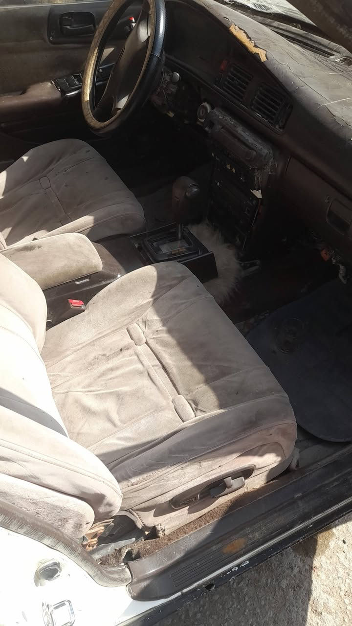 سياره مارك عظم مكفوله من النقل والكصه مكينه وكير مكفولات المالك متوفي السعر ٢٥التنصال ***********بيه مجال
