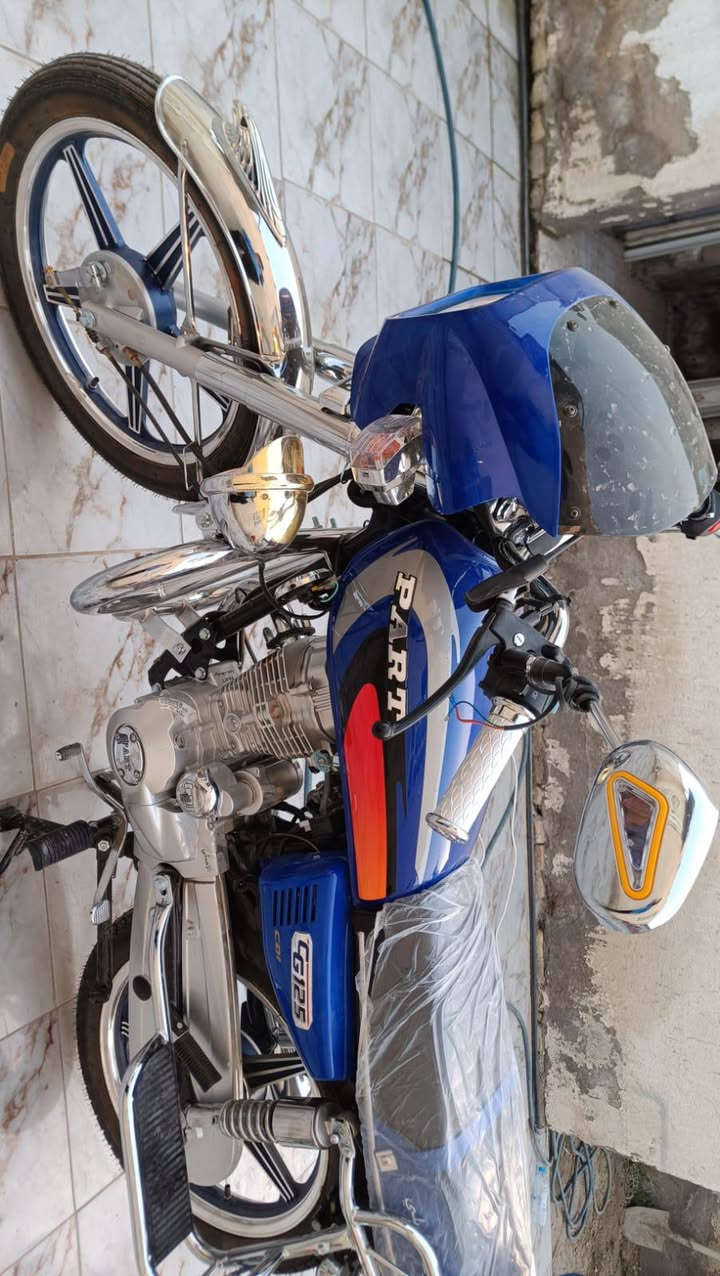 السلام عليكم درااجه بارت للبيع كلك كلك بيها وصل من مجمع الكرار   صارلها ٨ ايام طالعه من مجمع الكرار سعرر ٩٥٠ وبيها مجال قليل كللش المكان ناصريه الاسكان الصناعي رقم ***********
