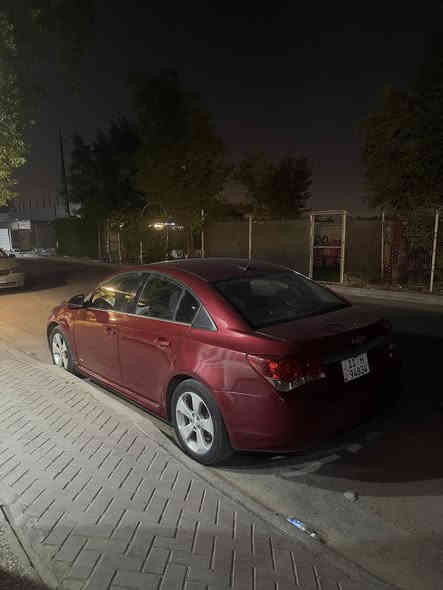 السلام عليكم شوفرليت كروز 2013 فئة RS
وارد امريكي محرك 1400 توربو 
مواصفاتها حلوة مو عادية 
شاشة جبيرة بلادية 
كاميرة خلفية 
كشن السايق كهرباء 
ويل كب حجم 17 
حساس ضغط اطارات 
منظومة led 
مثبت سرعة 
تحكم ستيرن فول 
مانع انزلاق 
شاشة اعطال 
مراية وسطية معتمة
تبريد ثلج ومنظومة تبريد كاملة جديدة
مي الراديتر ودهن وفلاتر تبريد وشوتة كلة جديد  
كير ومحرك ممتازات حادثها خلفي ب امريكا وهنا بيها كم قطعة صبغ 
رقم بغداد ب اسمي 
السعر 75 وبي مجال كلش بسيط 
مكاني بغداد الزعفرانية
***********
