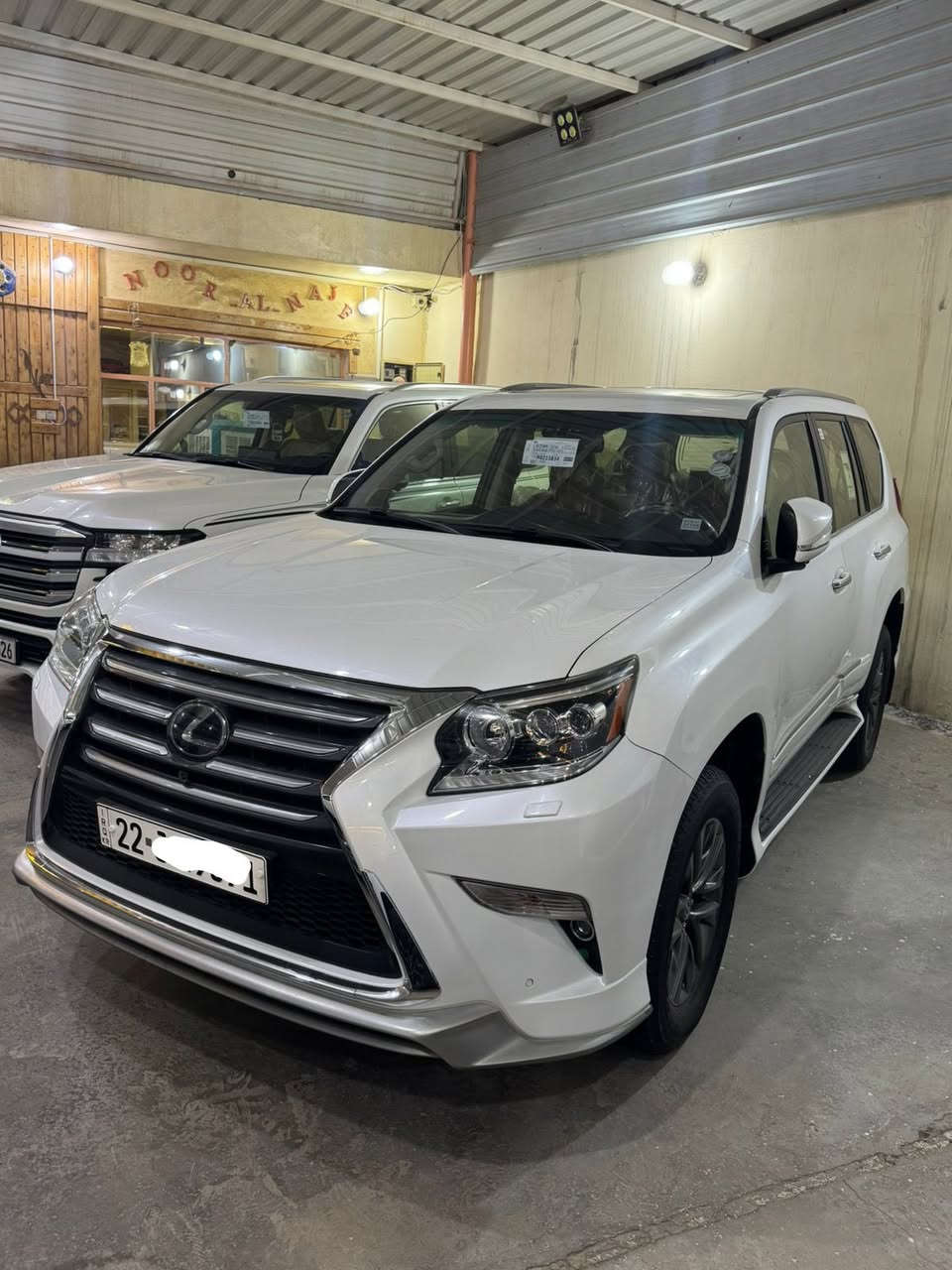 سلام عليكم
لكزز GX460 
موديل 2018 بريم بريم اصل باب اول
ماشية 70 الف حقيقي اصل 
 سيارة على ايد وحدة فقط
مكفولة من صبغ تبديل و بارد و شخوط ورصعات كفالة حتة دعاميات 
رقم اربيل بسمي هزة فحص جديد 
***********
***********
مواصفات 
جكات 
شاشات 3 بلاديات
رادار امامي + جانبي
كشنات حار + بارد + ثنين كراسي كهرباء
كشن سايق خزن مموري
اربع كامرات 360 
ستيرن كهرباء خزن + ستيرن تدفىء
اتو بارك تصفط وحدهي
13 سماعة + دمام 
كشنات خلفية كهرباء 
تشغيل عن بعد 
فتحة بل سقف
ريموند شاشات 
بصمات اثنين مع كودات 
اعلى مواصفات بل لكزز فول للاخير 1/1
مكان سيارة النجف الاشرف
