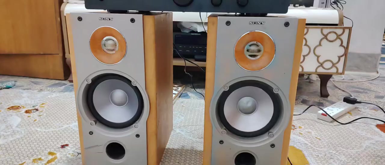 سلام عليكم  سماعات  سوني
6 اوم ارتفاع 40 عرض 20  صوت نقي جدا سعر للبيع  75 شامل التوصيل


**إذا كنت صاحب هذا الإعلان وتريد حذفه لأي سبب، رجاءا أرسل رسالة إلى الدعم الفني**