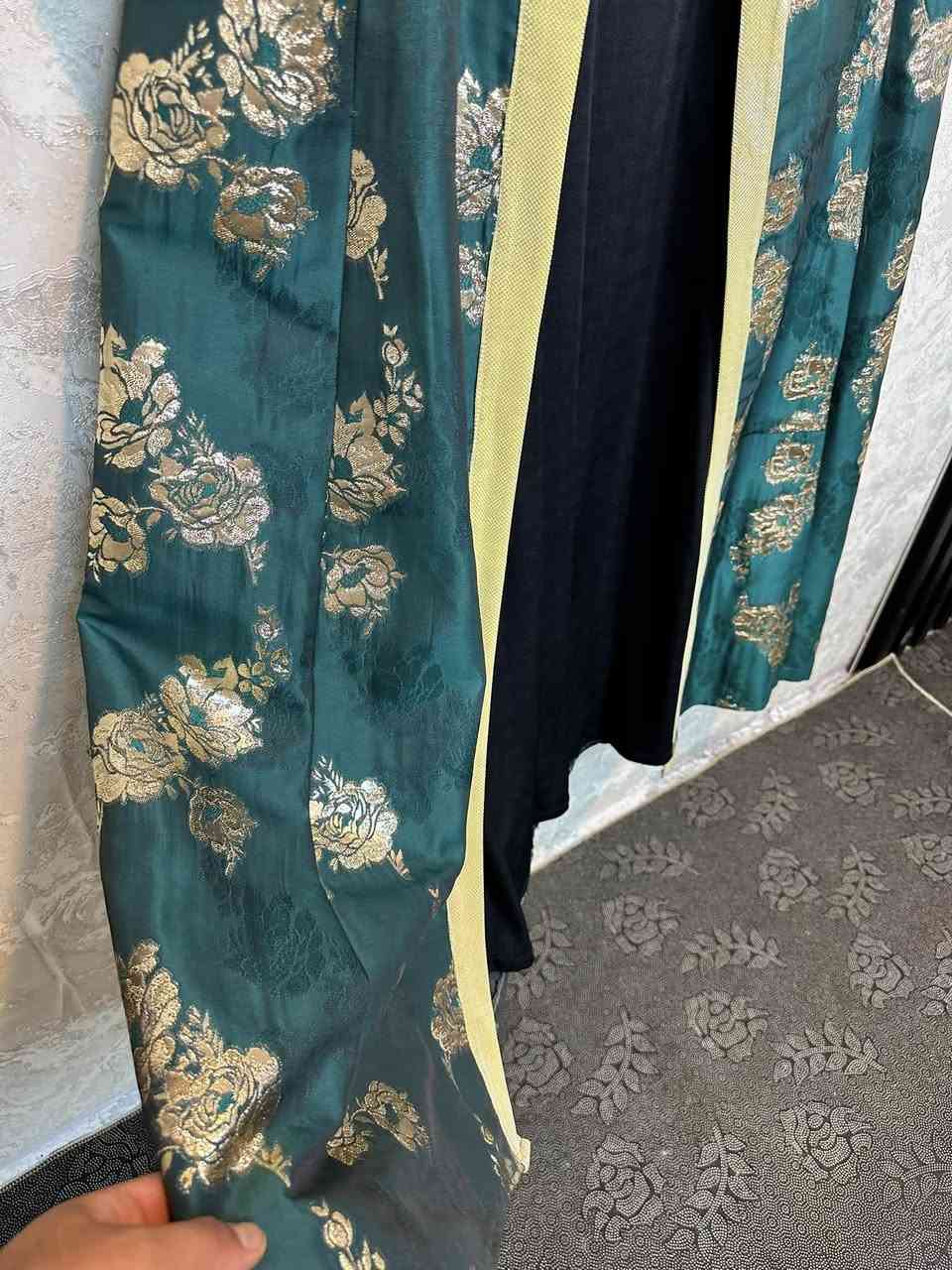 قفطان اصلي وكاله غير مستخدم
صنع الكويت
يلبس وزن من ٦٠الى ٧٠ 
قطعه تحفه


**إذا كنت صاحب هذا الإعلان وتريد حذفه لأي سبب، رجاءا أرسل رسالة إلى الدعم الفني**