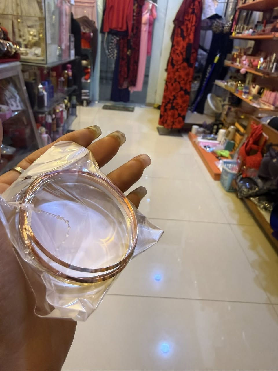 السلام عليكم
موديلات من الملابس النسائيه والتراكات والمكياج متوفره ب امزون توته 
السليبرات طبيه 👌🏻

نجيبلكم شغلات حلوه وترند 🔥 🙈💕

تنورونا 

عماره عمروش مقابل ماركت العائله 
🌸🌸


**إذا كنت صاحب هذا الإعلان وتريد حذفه لأي سبب، رجاءا أرسل رسالة إلى الدعم الفني**