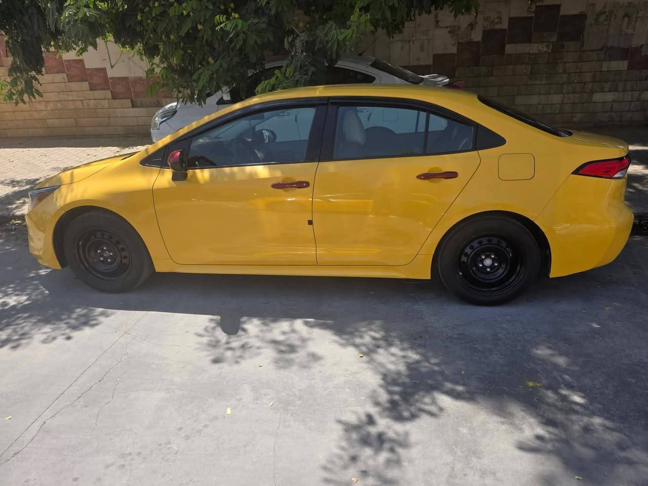 كرولا 22غاز بانزين داخل ابيض وسود  ضررها جانبي بجم كبس ارباك برده فقط رقم بغداد بسمي ماشيه ٧٥ الف السعر ١٦٧$
مكاني كركوك للاستفسار ***********
