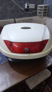 جنطه حجم كبير  كامله قاعدتها ومفتاحها للاتصال 07713358586 بغداد عامريه