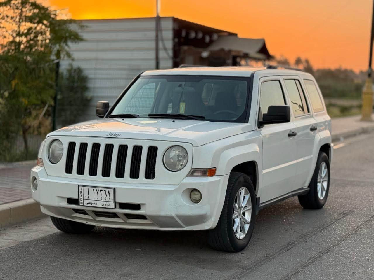 السلام عليكم للبيع او مراوس
جيب JEEP باتريوت 2007 وارد امريكي 
رقم نينوى مشروع وطني بسمي 
محرك 2400  
كير ومحرك وحدادية وتبريد وكهربائيات وتخم تاير خير من الله …
مواصفات المعروفة نص فول 
5 راكب 
والسيارة جاهزة وخير من الله 
بيها مكانات صبغ ابيع عام ..
مكان السيارة بغداد الاعظمية 
السعر ٨٠🌹🌹☺️
للاتصال والاستفسار 
***********
***********
