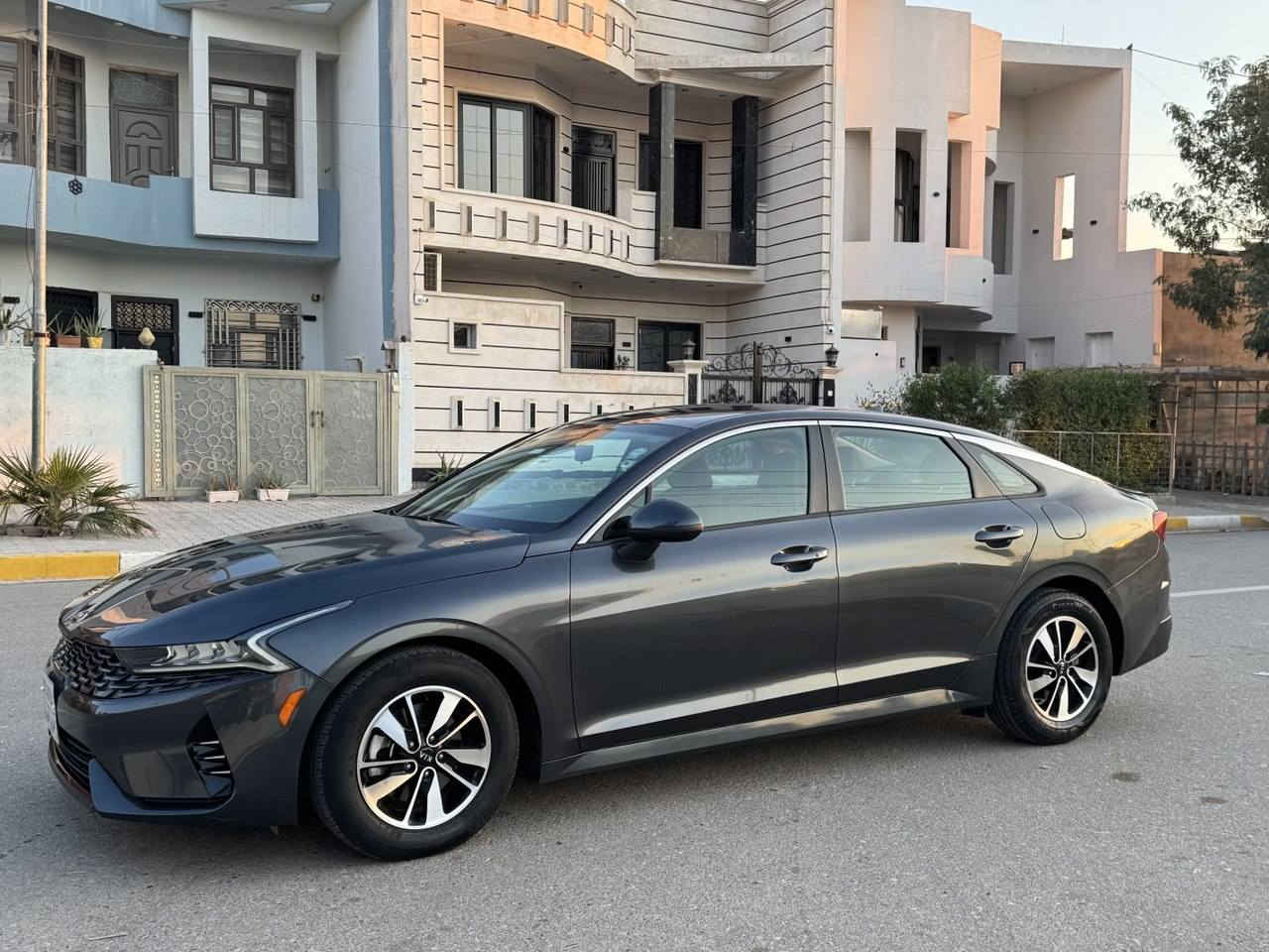 كيا K5 للبيع
موديل 2021
رقم اربيل بأسمي سنويه جديد شرط التحويل
محرك وكير على وضع الشركه 
مواصفات معروفه وماشيه 50 ميل
سياره بيهه جاملغ خلفي صبغ فقط بدون دواخل 
سونار مرفق مع المنشور 
السعر 153
***********
