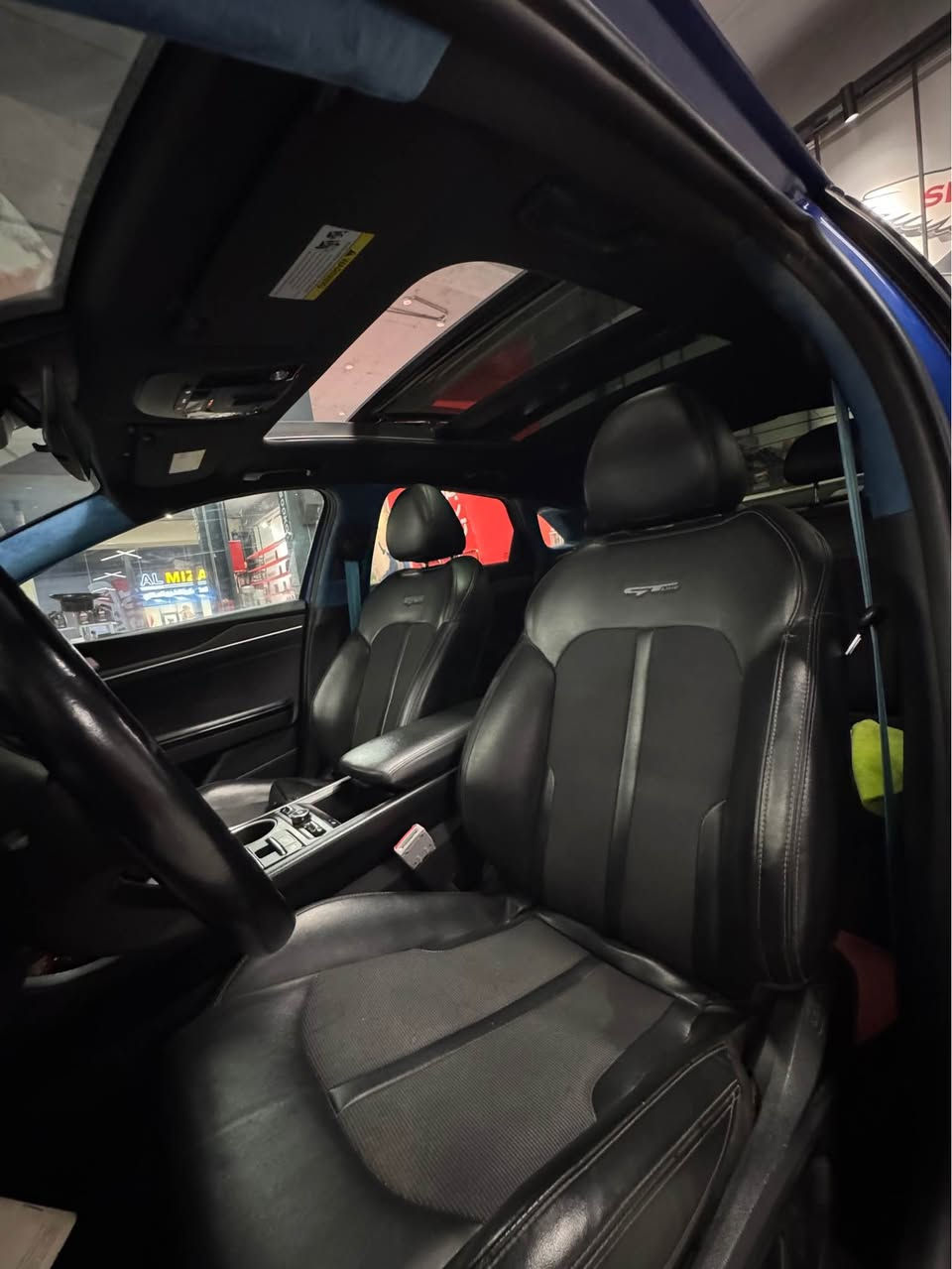 السلام عليكم

كيا 2022 K5 GTLINE لون ازرق فول مواصفات واحد على واحد
رقم اربيل باسم شركه
السياره حادثه دعاميه وبارد بالبندحسب صور الموضحه ايرباك دركه وراجع سستم

المواصفات GT LINE فول 1/1. 

1- بصمة ابواب + تشغيل عن بعد. 

2- شاشة حجم كبير  

3- رادار امامي وجانبي وخلفي و بريك طوارئ وحساسات خلفيه. 

4- هاندبريك بصمة +ميموري كشن + تبريد وتدفئه كشنات وتدفئه استيرن + كشنات الاماميه كهرباااء.+شحن واير ليس. 

5- صندوق ذكي يفتح عند الاقتراب

6- بك لايت لد

7- ويل كب  كروم

8- تبريد شاشة منفصل+ قطعتين تبريد. 

10- سياقة الكترونية + تحديد مسار.  

12-  نظام الترحيب الصوتي + الشاشات. 

14- 5 وضعيات قيادة بل ماوس 

15-اوتو هولد للتوقف الالكتروني بل ازدحام. 

16- محرك 1600 turbo 

17-كامرة خلفيه

ملاحضة هاي السيارة تعتبر اعلى فئة 

183  بيهة مجال بسيط حك الجيه

مكاني البصرة

*********** البصرة, العراق
