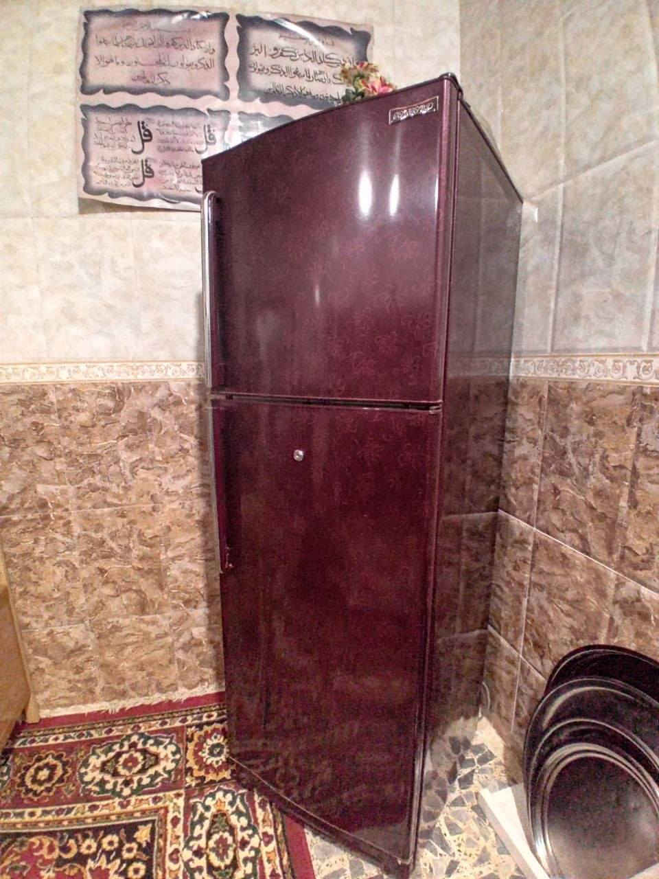 السلام عليكم
#متاح ثلاجة نظيفة جداً حجم ١٨ قدم 
تجميدها وتبريدها فووول ومابيها أي عطل 
نظافتها ٩٥٪ و شرط تجي وتشوفها بعينك 
السعر ٢٦٥ ألف وبيها مجال للشراي 
للإستفسار الإتصال *********** متوفر واتس 
أو مراسلتي على الخاص 💬
المكان" الأنبار قضاء عانة " 📍❤
