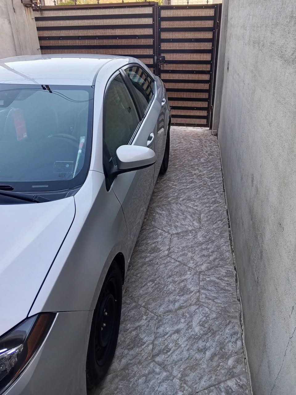 كورولا موديل 2018
LE مواصفات بيها جامرلغين السائق والسكن والبونيد صبغ 
رقم كركوك 
للاستفسار الاتصال على الرقم (***********)
