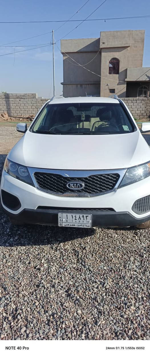 السلام عليكم ورحمة الله وبركاته
سورنتو موديل 2011 رقم صلاح الدين شرط التحويل والوكالة 
محرك 4 سلندر 2400 مفتوح 
كير ومحرك شرط 
السيارة كلين بدون ضرر بيها ملاحظات بسيطة موضحة بالسونار 
طخم تايرات وحدادية نظيفة 
السعر 135 وبيها مجال بسيط
***********
