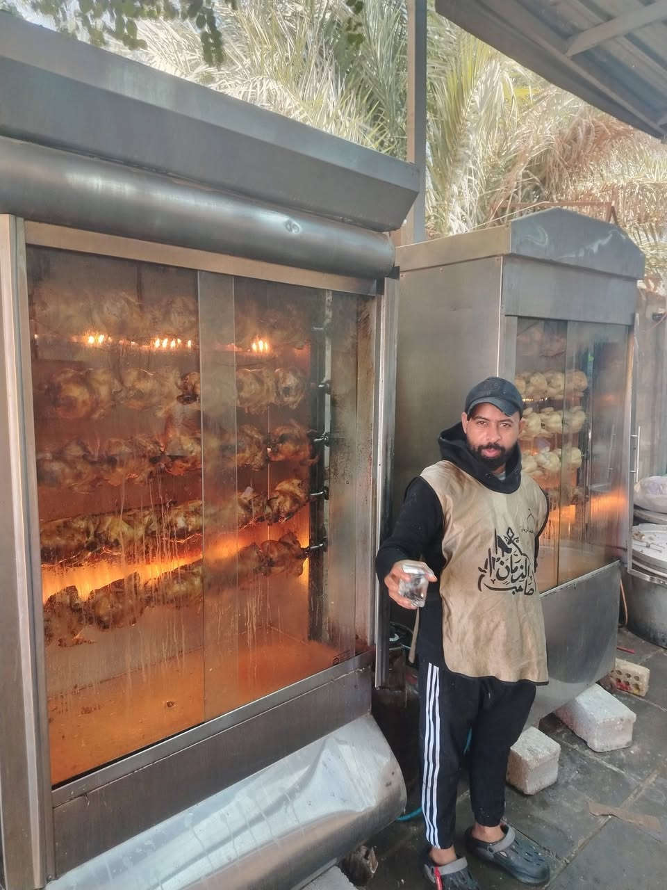 السلام عليكم خلفه دجاج شوي زائد محشي اجنحه زائد دجاج على الفحم  بغداد👑 منطقه الدوره🤍 ***********🍗🐓
