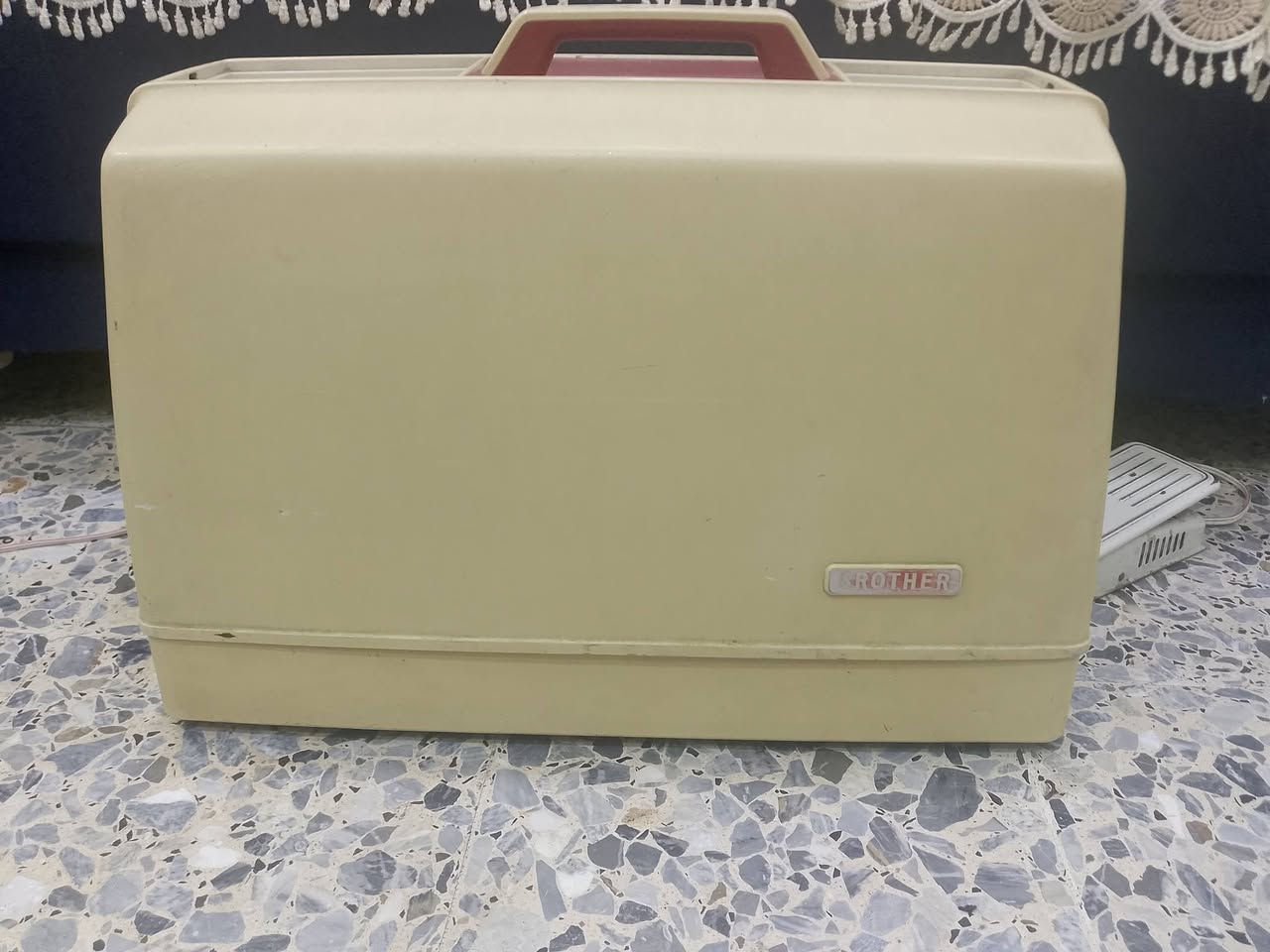 مكينه brother ماطور خارجي و جنطه للبيع سعر 150 الف و بيهه مجال مكاني بغداد


**إذا كنت صاحب هذا الإعلان وتريد حذفه لأي سبب، رجاءا أرسل رسالة إلى الدعم الفني**