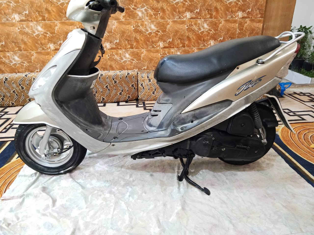 السلام عليكم
ماكس منغولي بوشة 50 
دراجة مفتوحة بستم قبل شهر 
دراجة نضيفة بشكل 
كاملة من الطول للطول مداريها بالدهن والبانزين
بيها كم نقص عداد سرعة وعداد البانزين 
السعر 600 وبيها مجال قليل 
مكاني ناصرية مركز (مدينة الصدر)
هذا رقمي الي يريد يراسل واتساب فقط 
*********** 👉🏻
