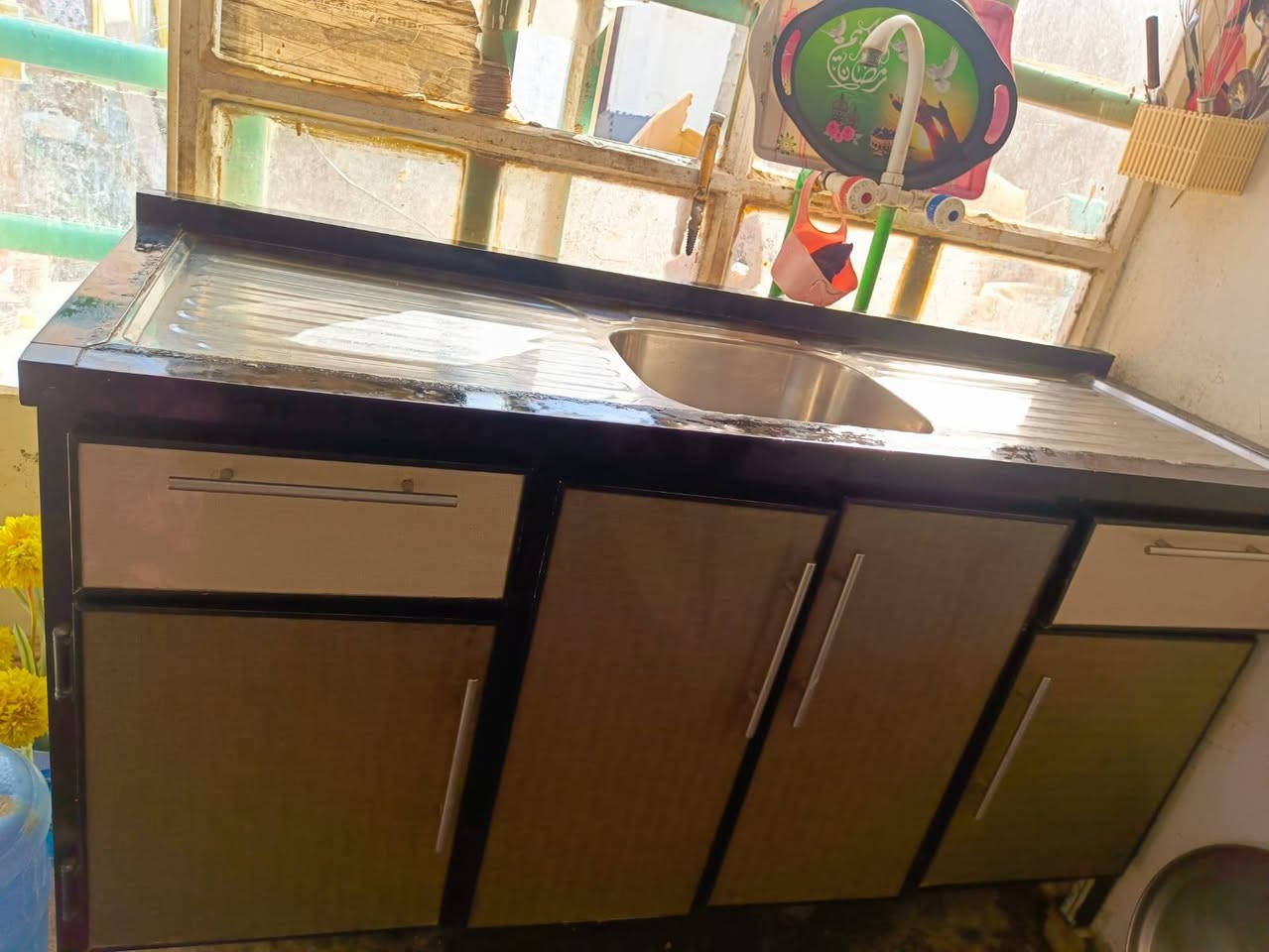 السلام عليكم  كونتر نضيف حطاطه 4قطع للبيع اي ب400وبي مجال اي ستفسار ع هذا الرقم
***********
