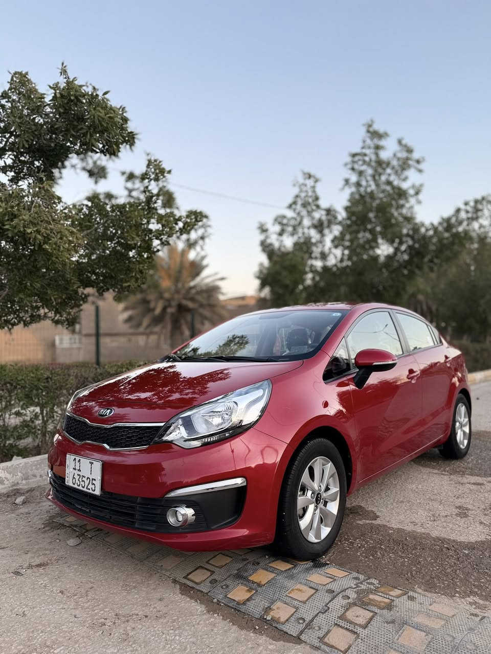 كيا ريو 2016 مكفوله كفاله عامه  ماشيه 77 الف حقيقي
رقم بغداد الدولي بإسمي
ريو 2016 
كامره 
مري شفط 
محرك 1600 دوش 
سبير منازل لزكات الشركه بيها  جداً نضيفه 
داخل بيجي 
 تبريد تدفئة 
تخم تاير
***********
